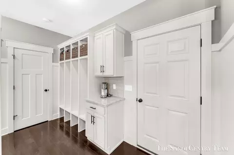 Entry Way - 16575 Spring Tree Dr, Spring Lake, MI 49456 photo 5 of 7