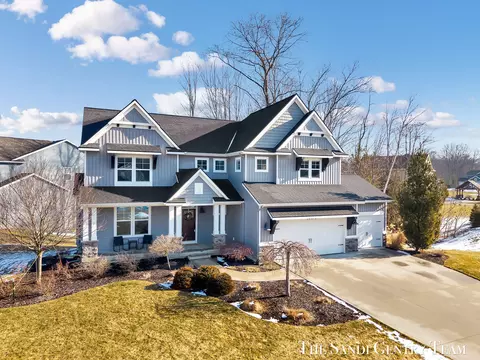 Exterior - 16575 Spring Tree Dr, Spring Lake, MI 49456 photo 2 of 9