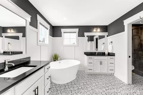 Bath - 16575 Spring Tree Dr, Spring Lake, MI 49456 photo 2 of 7