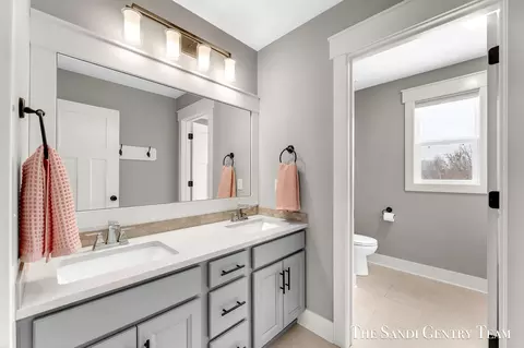 Bath - 16575 Spring Tree Dr, Spring Lake, MI 49456 photo 6 of 7