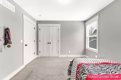 Bedroom - 16575 Spring Tree Dr, Spring Lake, MI 49456 photo 5 of 7