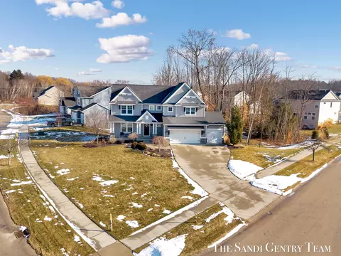16575 Spring Tree Dr, Spring Lake, MI 49456