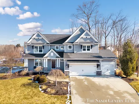 16575 Spring Tree Dr, Spring Lake, MI 49456