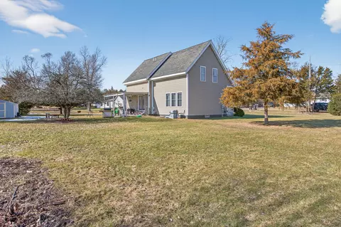 129 Kathy Ln, Brooklyn, MI 49230