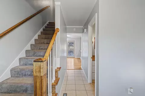 Entry Way - 752 Wright Ln, Marshall, MI 49068 photo 2 of 3