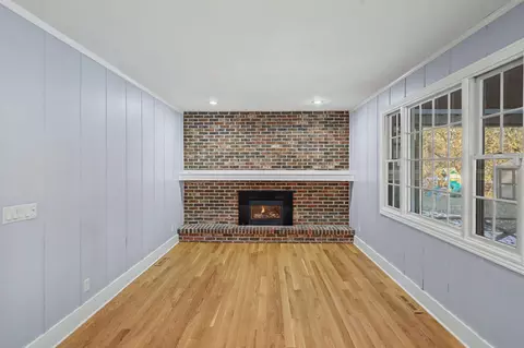 Living - 752 Wright Ln, Marshall, MI 49068 photo 5 of 7