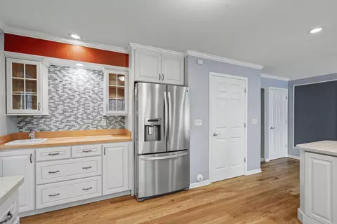 Kitchen - 752 Wright Ln, Marshall, MI 49068 photo 2 of 5