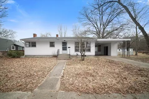 209 S State St, Paw Paw, MI 49079
