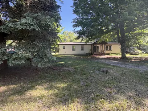 15070 Rapids Dr, Hersey, MI 49639