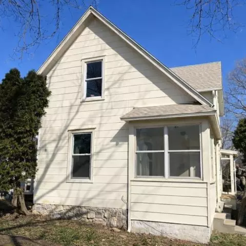 141 Bates St, Jackson, MI 49202