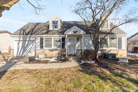 4736 Wolf Run Ave SE, Grand Rapids, MI 49548