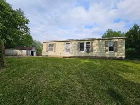 704 38th St, Allegan, MI 49010