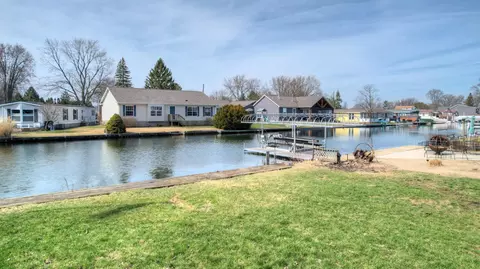 4386 Lynden Rd, Shelbyville, MI 49344