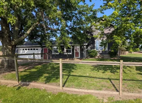 8691 N Ionia Rd, Vermontville, MI 49096