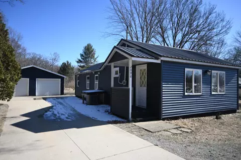 2096 S Mill Iron Rd, Muskegon, MI 49442