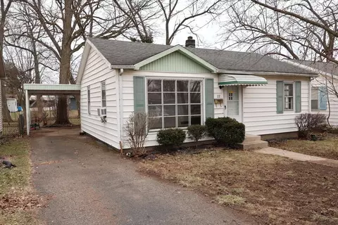 22 Pioneer Ave, Sturgis, MI 49091