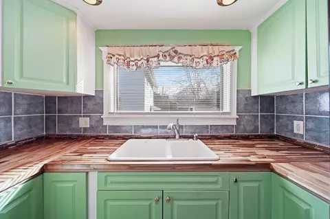 Kitchen - 209 W High St, Jackson, MI 49203 photo 3 of 4