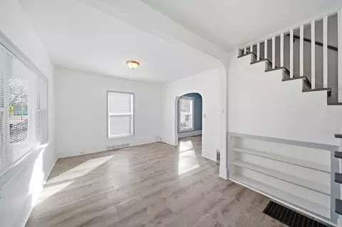Living - 209 W High St, Jackson, MI 49203 photo 1 of 4