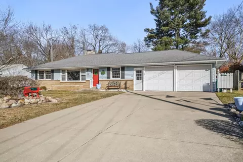 5105 Old Colony Rd, Portage, MI 49024