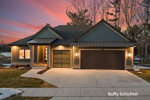 2892 Duneside Trl, Muskegon, MI 49441