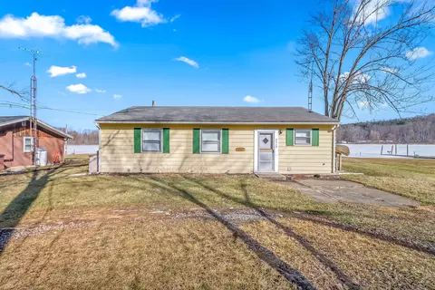 Exterior - 5339 Lake Dr, Reading, MI 49274 photo 4 of 12