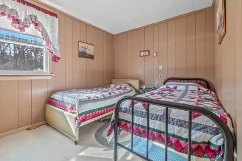 Bedroom - 5339 Lake Dr, Reading, MI 49274 photo 4 of 5