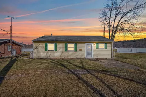 5339 Lake Dr, Reading, MI 49274