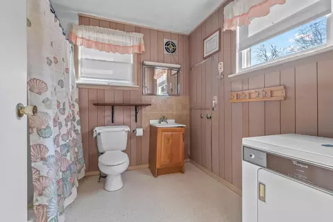 Bath - 5339 Lake Dr, Reading, MI 49274 photo 1 of 2