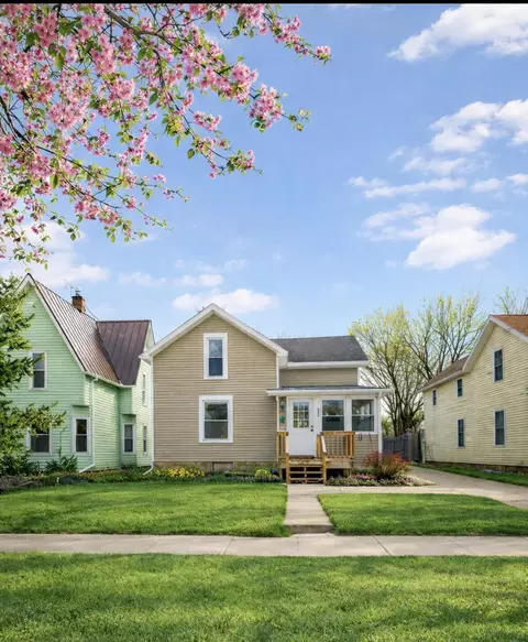 330 Grand St, Springport, MI 49284