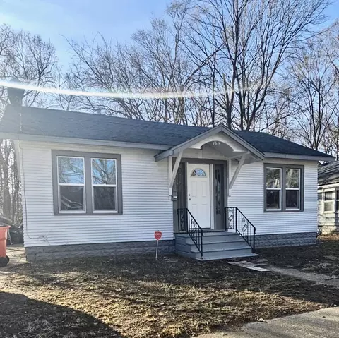 1156 Mc Alister Ave, Benton Harbor, MI 49022