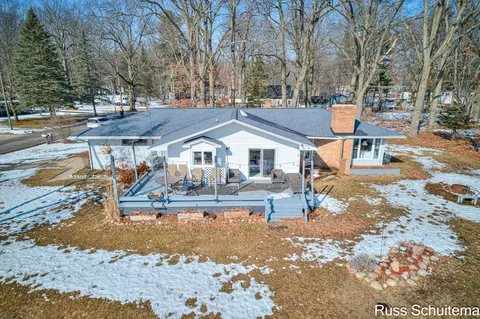 11560 Thrush Dr, Lakeview, MI 48850