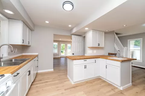 816 River St, Three Rivers, MI 49093 photo 5