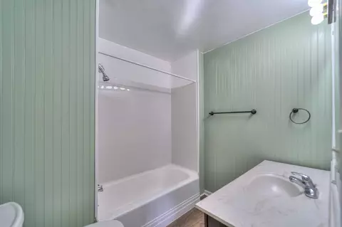 Bath - 121 N Thompson St, Jackson, MI 49202 photo 1 of 2