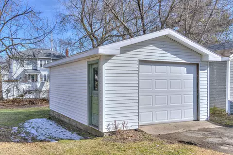 Exterior - 121 N Thompson St, Jackson, MI 49202 photo 3 of 9
