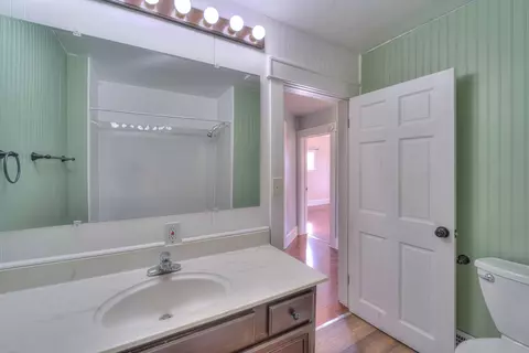 Bath - 121 N Thompson St, Jackson, MI 49202 photo 2 of 2
