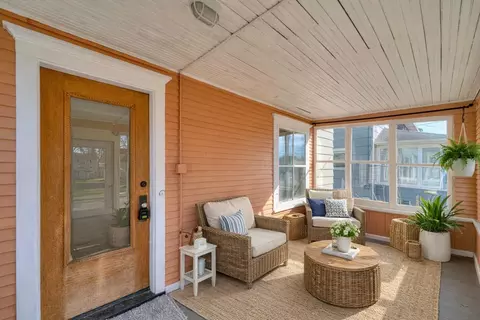 Exterior - 121 N Thompson St, Jackson, MI 49202 photo 5 of 9
