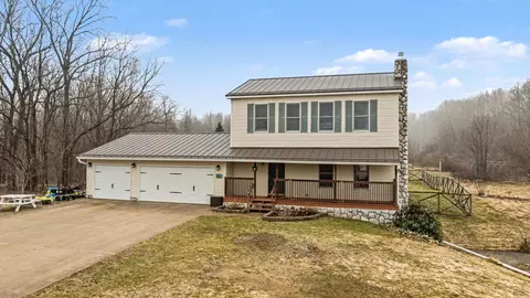 10449 W Tu Ave, Lawton, MI 49065