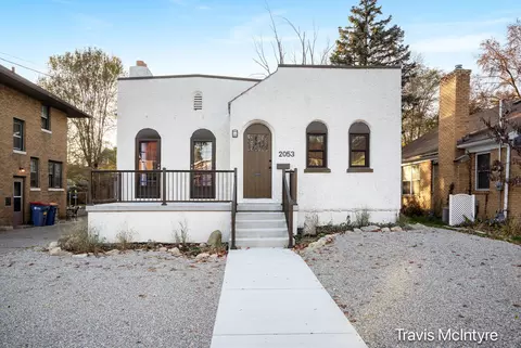 2053 Paris Ave SE, Grand Rapids, MI 49507