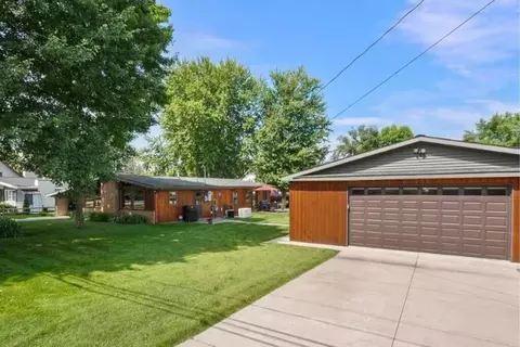 427 Iroquois Ave, Prudenville, MI 48651