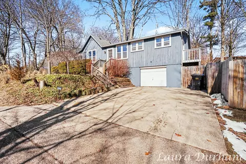 895 Holland St, Saugatuck, MI 49453