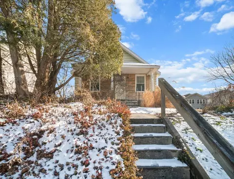 710 Leonard St NE, Grand Rapids, MI 49503