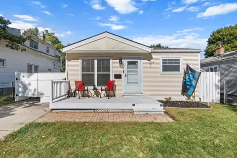985 E Jarvis Ave, Hazel Park, MI 48030