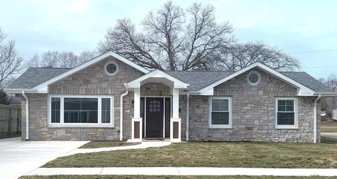 340 N Berrien St, New Buffalo, MI 49117