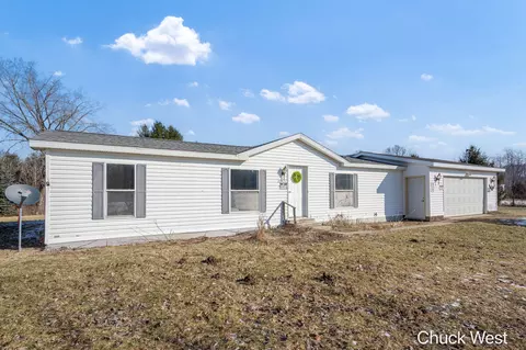 20436 Freedom Dr, Pierson, MI 49339