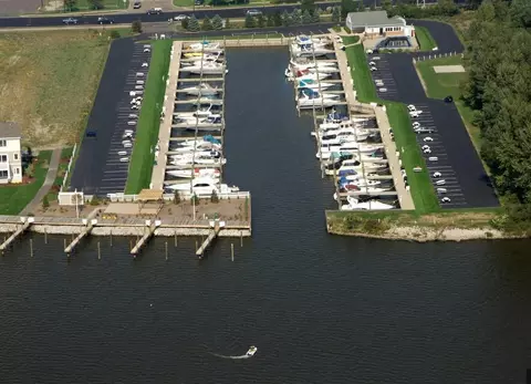 910 W Savidge St #45, Spring Lake, MI 49456
