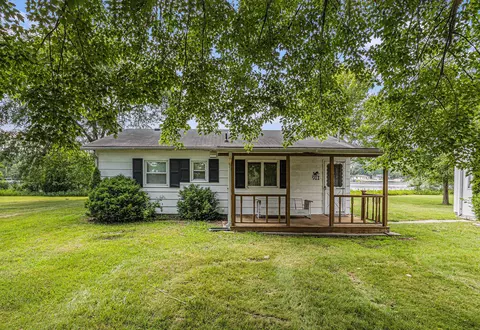 911 Dragon Shores Dr, Coldwater, MI 49036