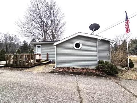 9130 17 Mile Rd, Marshall, MI 49068