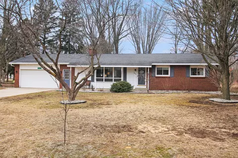 6243 Woodcliff St, Holland, MI 49423