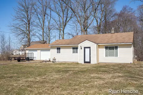 8150 W Clarksville Rd, Clarksville, MI 48815