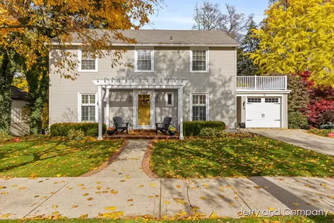 15 W 25th St, Holland, MI 49423